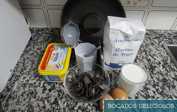 ingredientes para hacer el bizcocho de chocolate