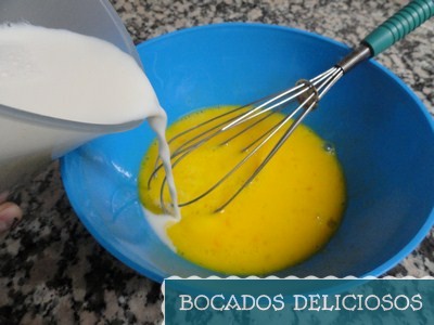 batir huevos junto con leche