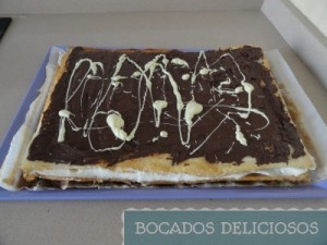 decoramos con chocolate negro y blanco